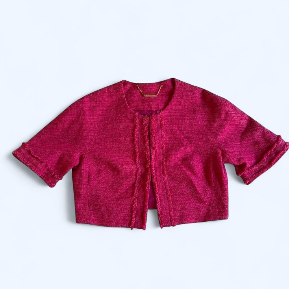 Pink Cropped cardigan w textured tweed 100% satin lining gold hook & eye closure